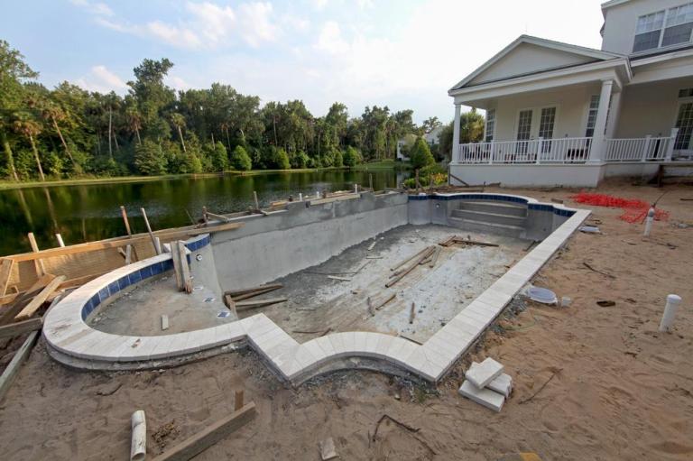 Quelles étapes anticiper avant l'installation d'une piscine à Vesoul ?
